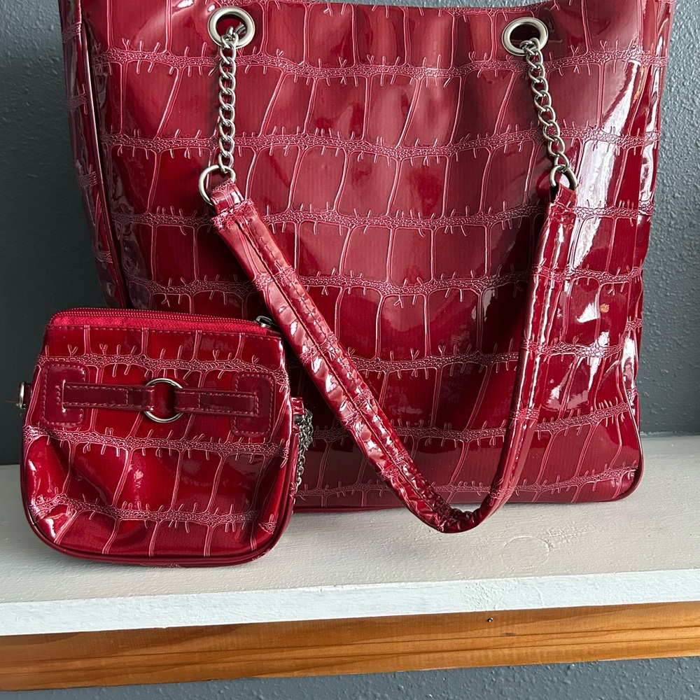 Essence of Beauty Red Croc-Embossed Tote Bag Set